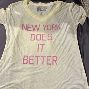 Rebel Yell New York does it better short sleeve paper thin v neck shirt L